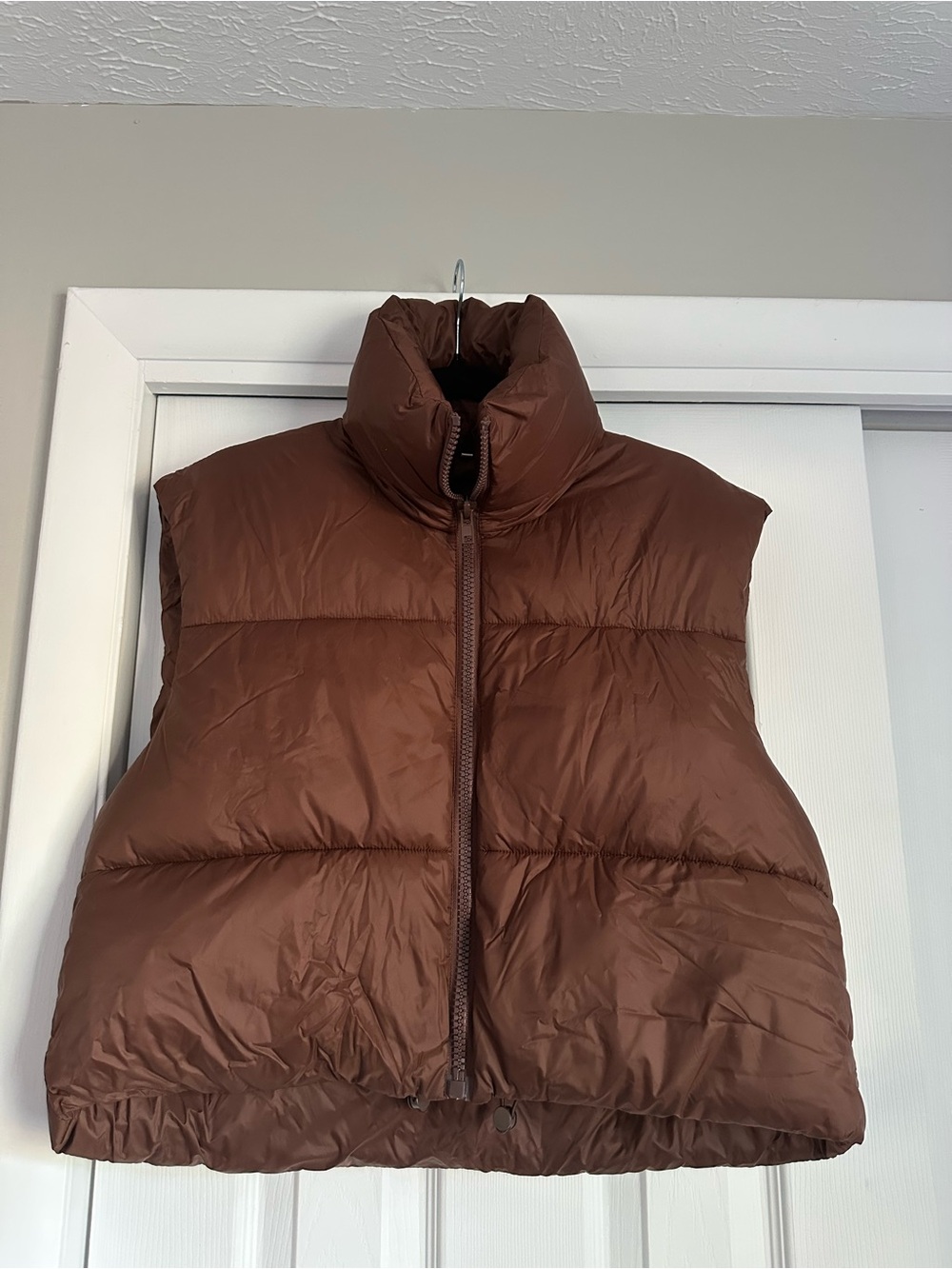 Cropped Brown Puffer Vest - Sleeveless Quilted Jacket